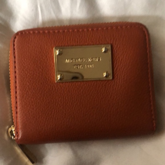 Michael Kors Wallet - Picture 9 of 9